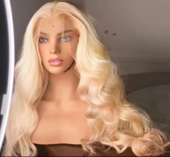 613 Blonde Body Wave Lace Front Wig - Peruca Loira 613 Longa com Ondas